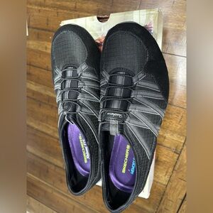 Skechers Black and Gray Women’s Sneakers